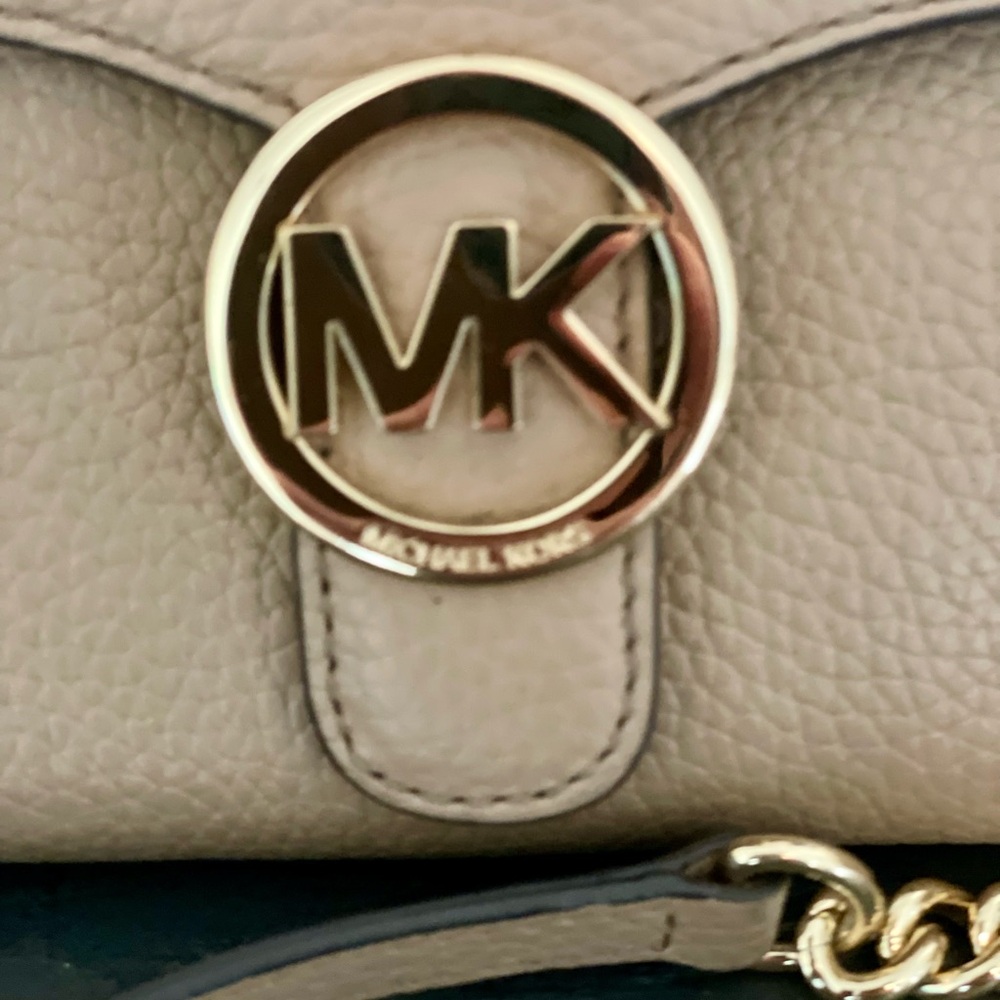 MK mini crossbody WOC - Picture 2 of 6